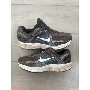 Nike vomero 5 baroque brown size 9.5 women’s or 8 men’s sneakers GREAT CONDITION